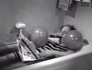 Healthy, Wealthy and Dumb - Larry in the bath tub
